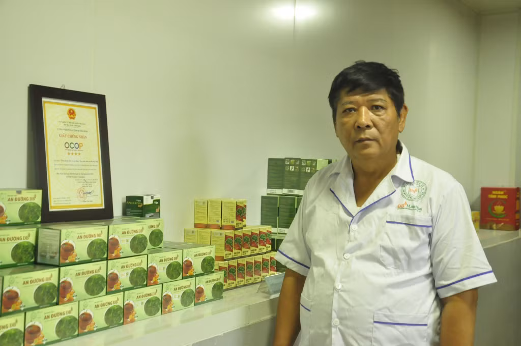 Ông Phạm Việt Trung, Giám đốc Công ty TNHH Nuôi trồng, sản xuất và chế biến dược liệu Đông Bắc.