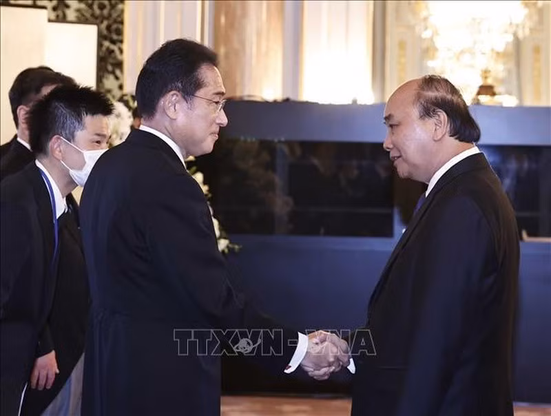 Chủ tịch nước Nguyễn Xuân Phúc và Thủ tướng Nhật Bản Kishida Fumio.