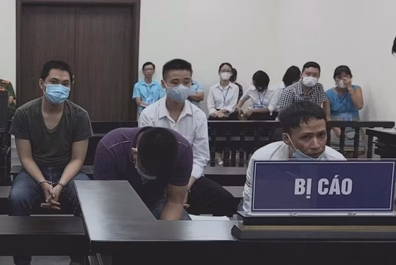 Các bị cáo tại phiên toà.