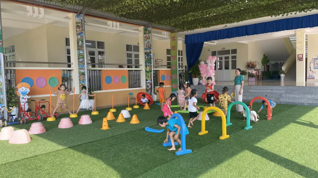 Một giờ hoạt động thể chất của các bé Trường Mầm non Phong Dụ (huyện Tiên Yên).