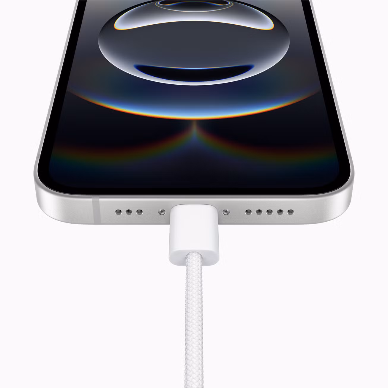 Máy sử dụng cổng USB-C, hỗ trợ sạc Magsafe không dây