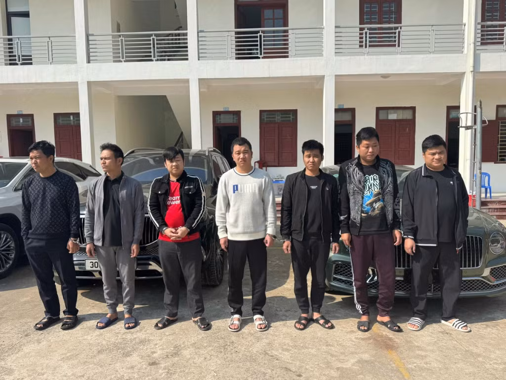 Các bị can vừa bị công an bắt giữ - Ảnh: Công an tỉnh Thanh Hóa cung cấp
