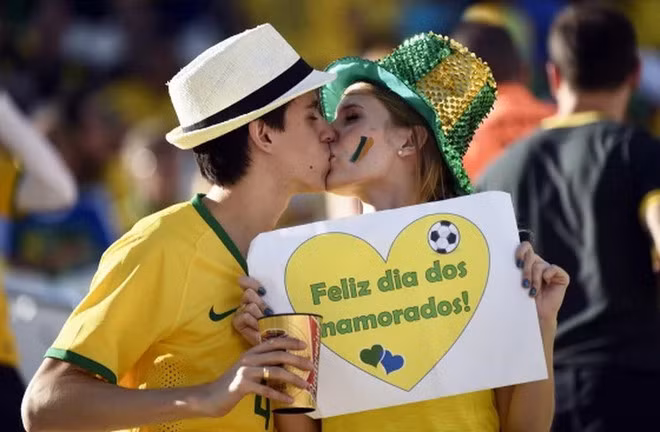 Người Brazil kỷ niệm ngày lễ Tình nhân vào 12/6. (Ảnh: AFP/Getty)