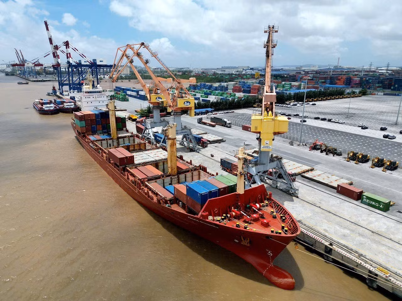 Phấn đấu tổng kim ngạch xuất nhập khẩu tăng 12% trở lên năm 2025. Ảnh: Tuấn Anh/ TTXVN