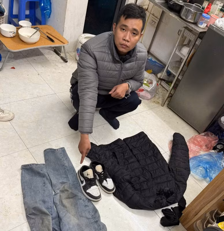 Đối tượng Nguyễn Văn Thế thời điểm vừa bị Công an huyện Ba Vì bắt giữ.