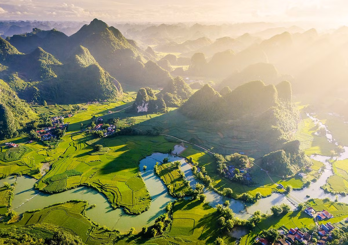 Non nước Cao Bằng.