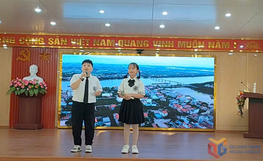 Phần thi thuyết mình của các thí sinh đến từ Trường tiểu học Phong Hải (TX Quảng Yên).