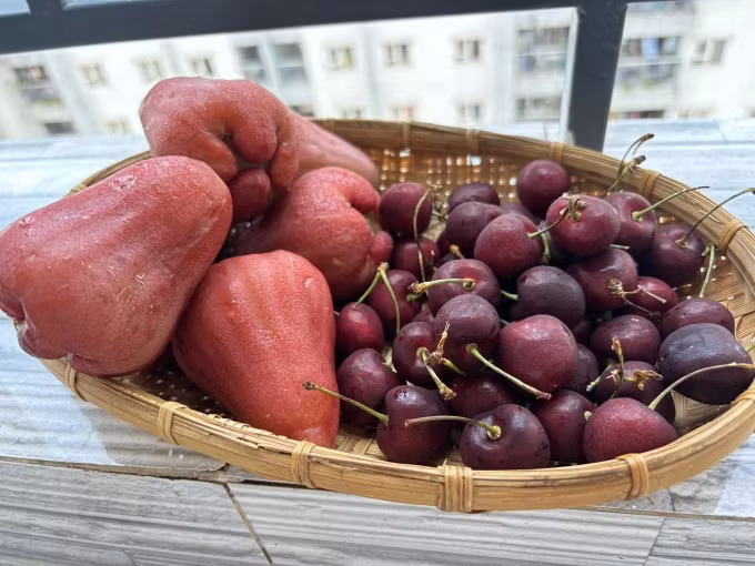 Trái cây giàu vitamin C giúp tăng sức đề kháng. Ảnh: Anh Chi