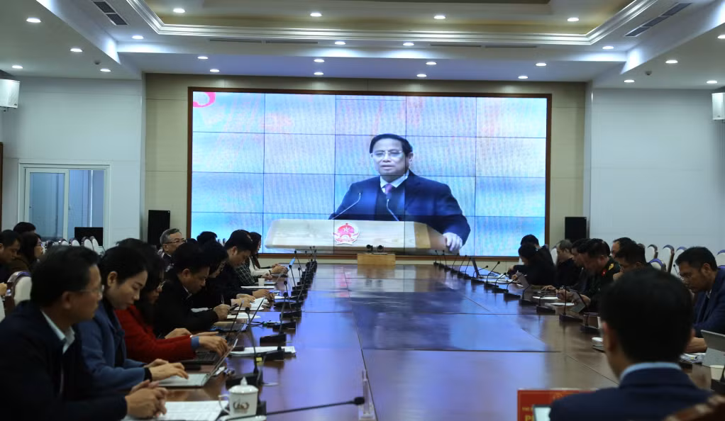 Thủ tướng Chính phủ Phạm Minh Chính phát biểu chỉ đạo tại phiên họp.