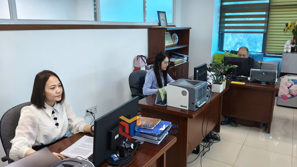Cán bộ Sở NN&amp;PTNT nhập dữ liệu kiểm kê tài sản công, tháng 1/2025.