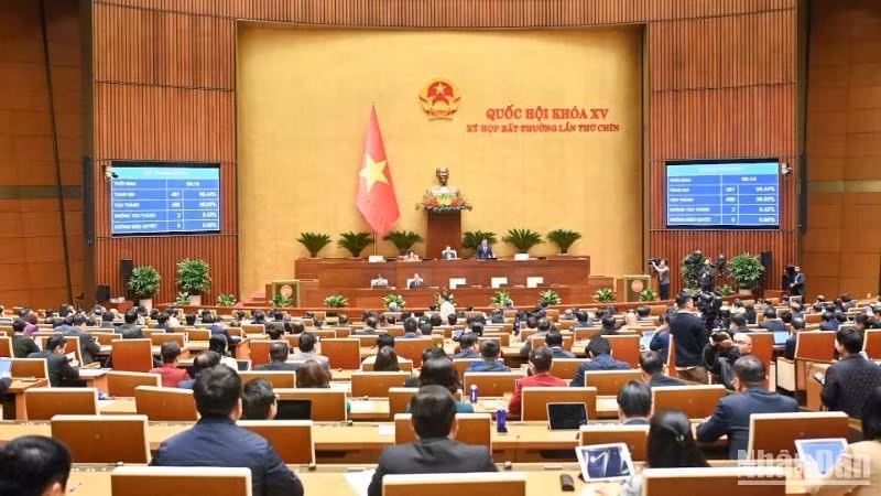 Quốc hội biểu quyết thông qua Luật Tổ chức Chính phủ (sửa đổi) với tỷ lệ tán thành cao. (Ảnh: DUY LINH)
