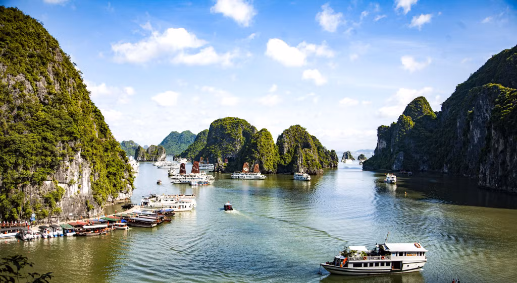 Quảng Ninh - vùng đất giàu đẹp của thiên nhiên và văn hóa và tự hào khi sở hữu Di sản thiên nhiên thế giới Vịnh Hạ Long. Ảnh: BQL Vịnh Hạ Long cung cấp