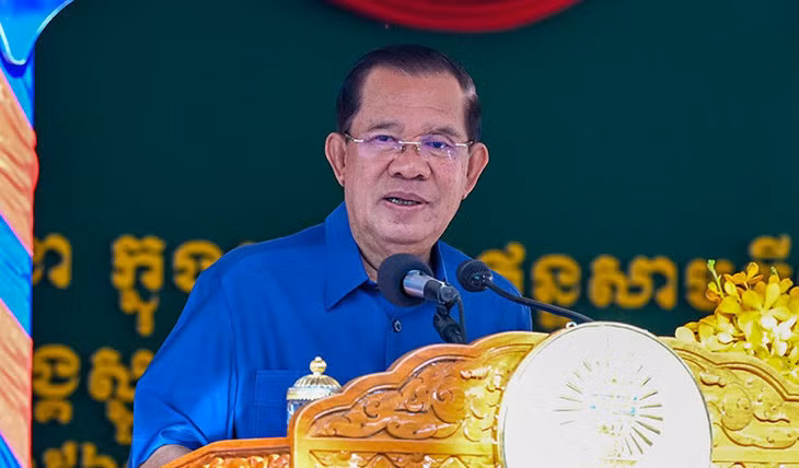Chủ tịch Thượng viện Campuchia Hun Sen phát biểu trong lễ khánh thành một trường học ở tỉnh Kandal hôm 11/2 - Ảnh: KHMER TIMES/ THƯỢNG VIỆN CAMPUCHIA