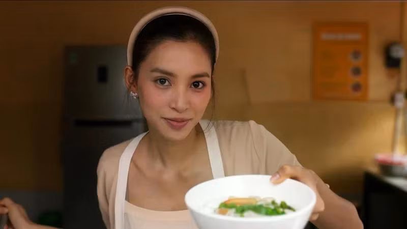 Tiểu Vy vai Quỳnh Anh trong phim. (Ảnh: Galaxy Studio)