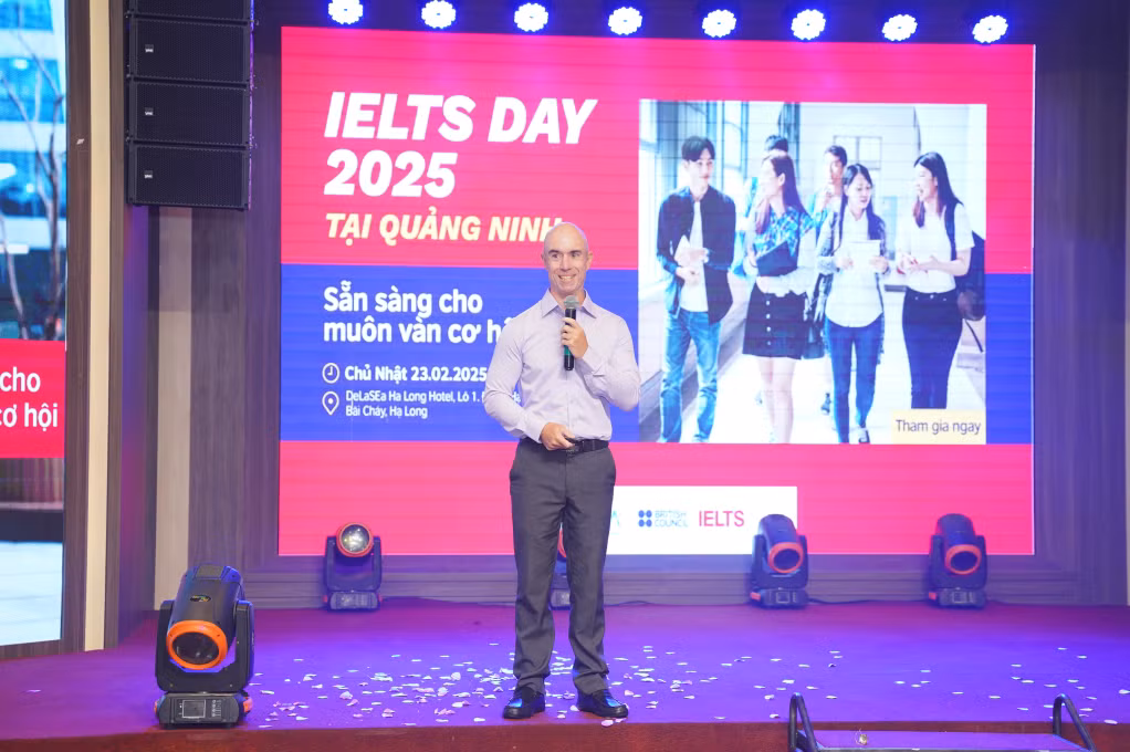 Thầy Alex Seward, Chuyên gia IELTS với 10 năm kinh nghiệm làm việc tại Hội đồng Anh, 15 năm kinh nghiệm giảng dạy, đào tạo IELTS và đánh giá ngôn ngữ đã đem đến những chia sẻ “cực chất” và thiết thực về bài thi nói.