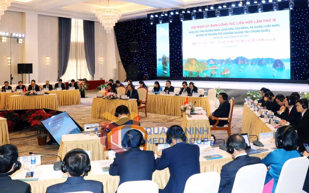 Quang cảnh hội nghị Ủy ban công tác liên hợp giữa 4 tỉnh (Việt Nam) và Khu tự trị dân tộc Choang Quảng Tây (Trung Quốc) năm 2025 (2-2025). Ảnh: PV