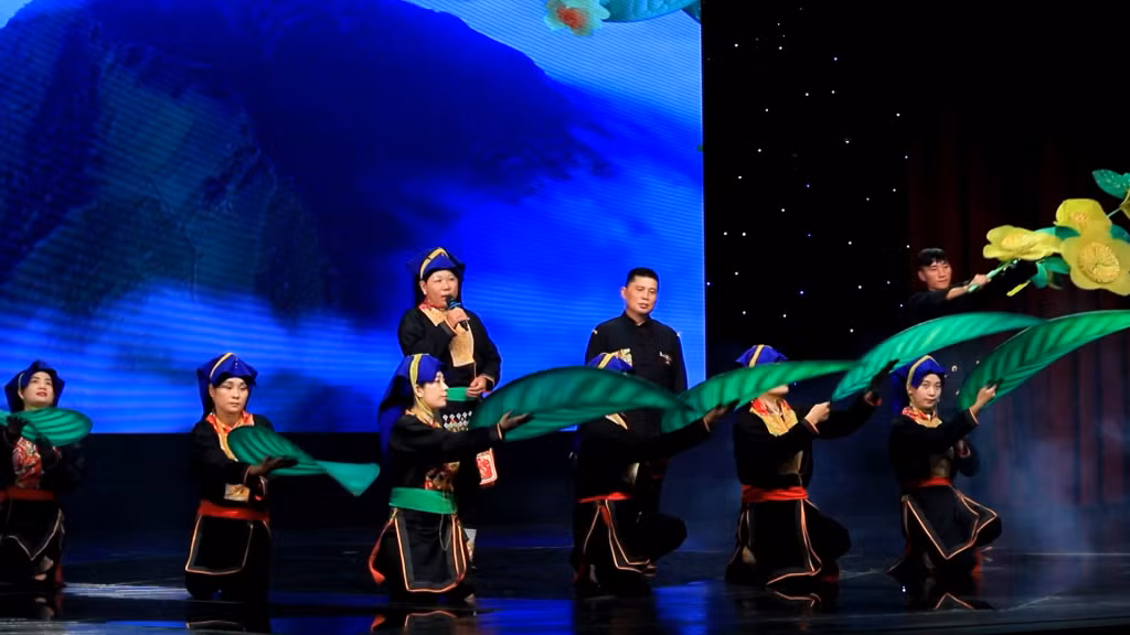 Tiết mục hát đối của Đoàn Quảng Ninh tham gia Ngày hội văn hóa dân tộc Dao lần thứ 2 năm 2022 tại Thái Nguyên.