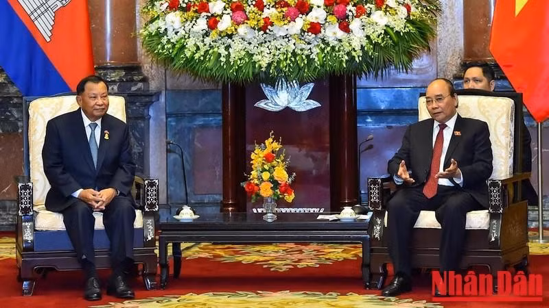 Chủ tịch nước Nguyễn Xuân Phúc tiếp Chủ tịch Thượng viện Campuchia Samdech Say Chhum. (Ảnh: TRẦN HẢI)
