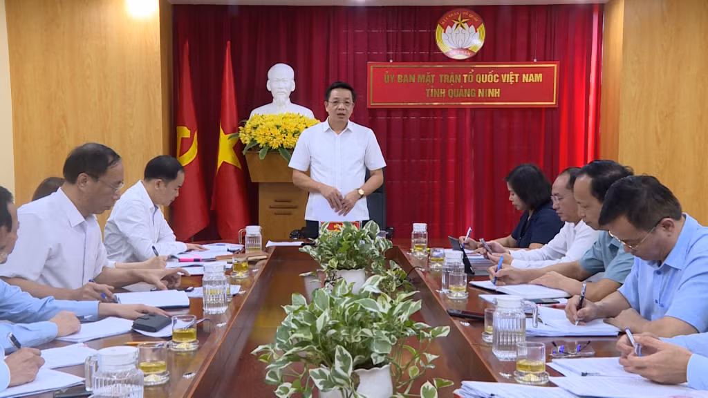 Đồng chí Nguyễn Văn Hồi, Trưởng Ban Dân vận, Chủ tịch UBMTTQ tỉnh phát biểu kết luận buổi giám sát.