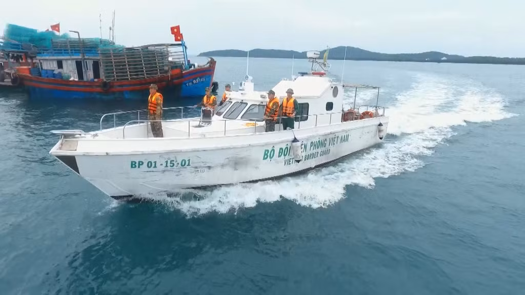 CBCS Đồn Biên phòng Cô Tô (BĐBP tỉnh) tuần tra, kiểm soát trên biển.