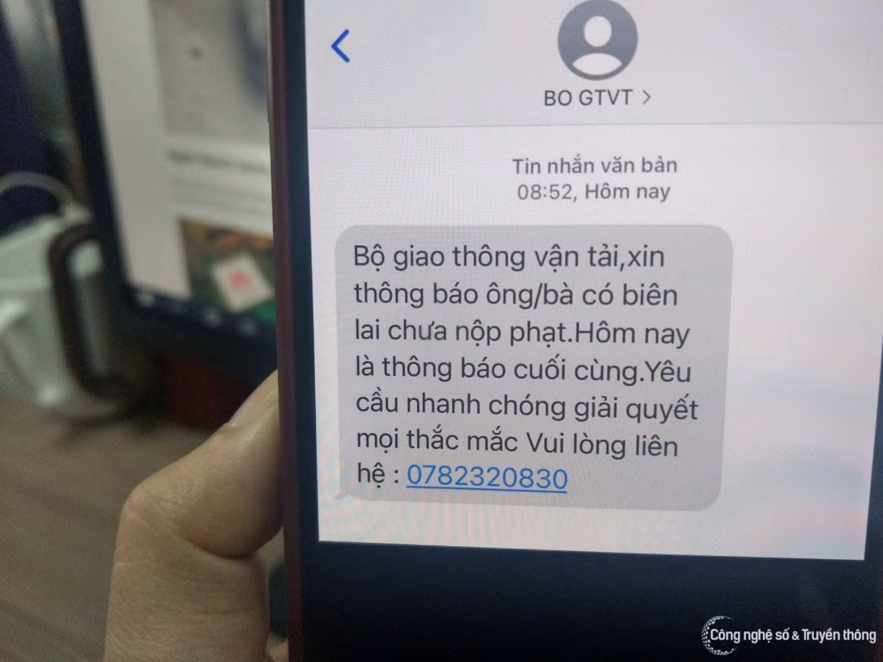 Gần đây, người dùng trong nước còn bị lừa cả bằng các tin nhắn giả mạo cơ quan nhà nước.