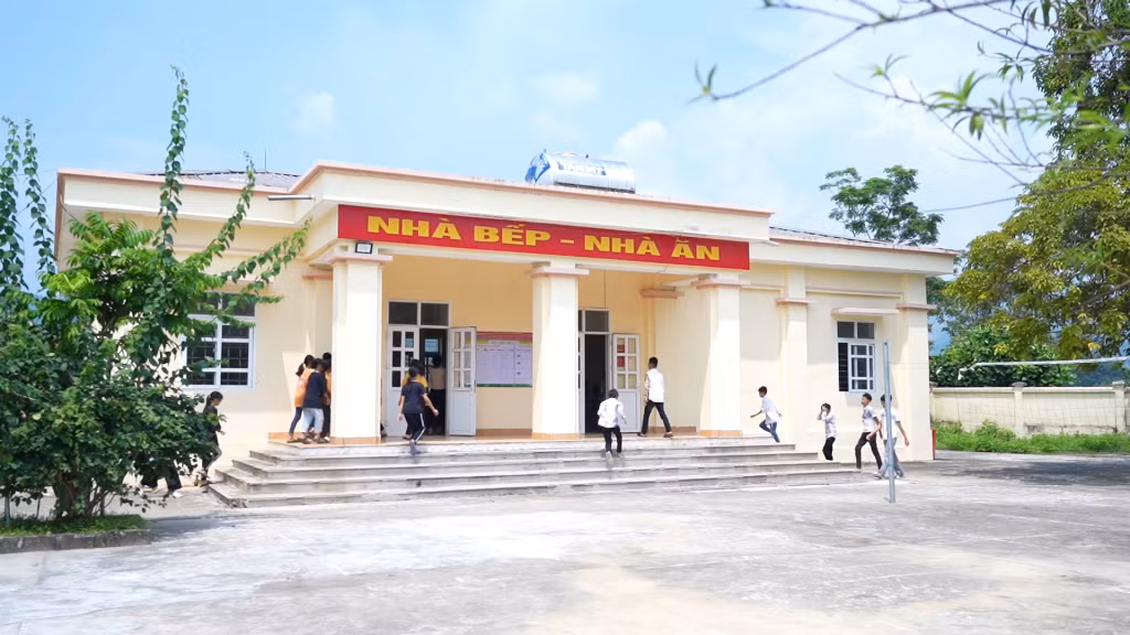Nhà ăn của Trường PTDT bán trú THCS Đồn Đạc (huyện Ba Chẽ).