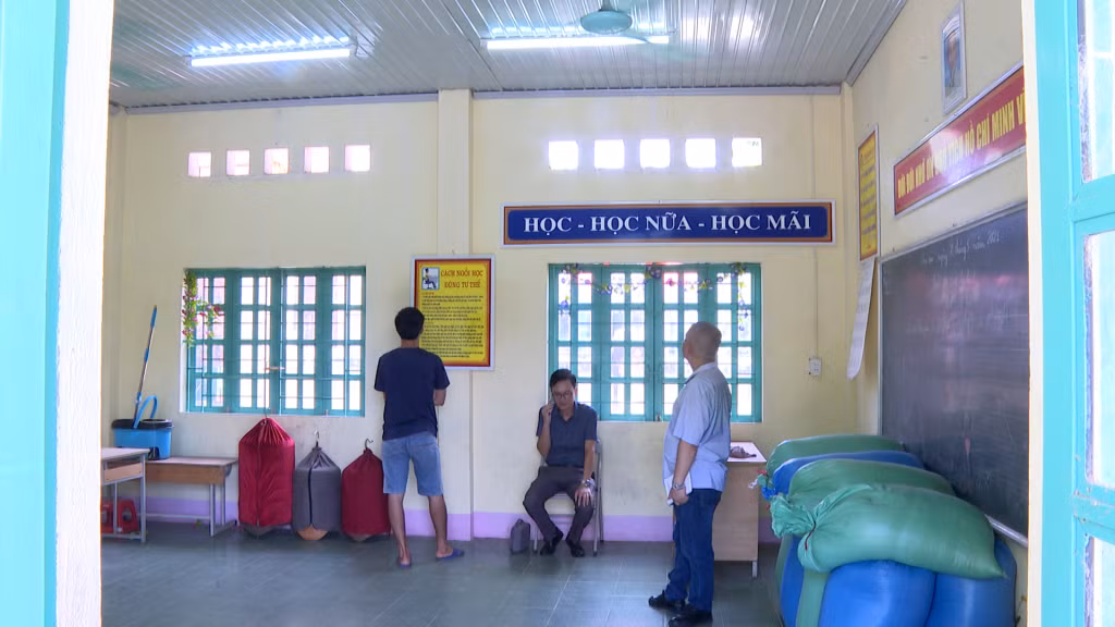 Điểm trường tiểu học tại khu Nà Làng thị trấn Bình Liêu đang chuẩn bị sửa để mở rộng thành điểm trường Mầm non khu Nà Làng.