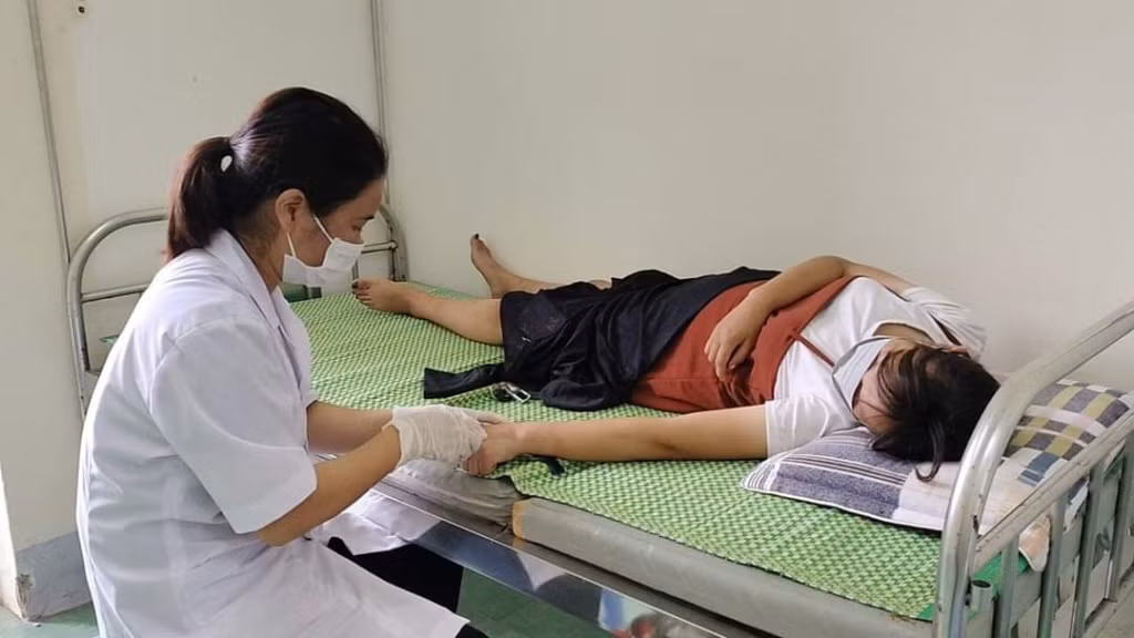 Chăm sóc sức khỏe cho người dân tại Trạm Y tế xã Đường Hoa, huyện Hải Hà.