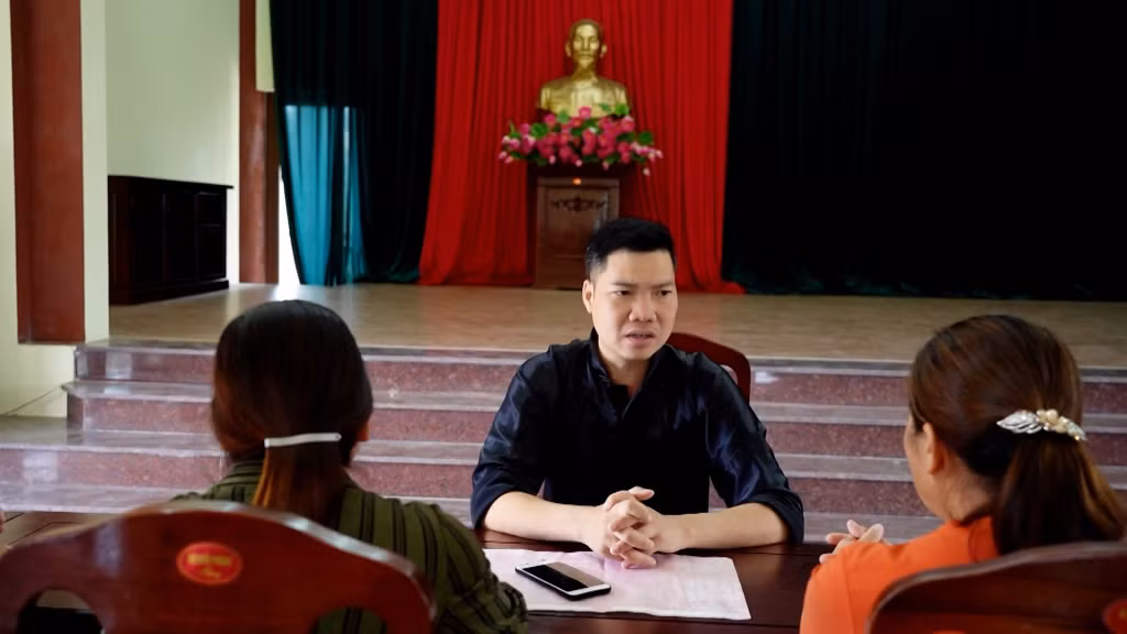 Là bí thư nhưng cũng là đảng viên trẻ nhất trong chi bộ, Hoàng Minh Tuyển được tín nhiệm bởi tinh thần cầu thị, ham học hỏi.