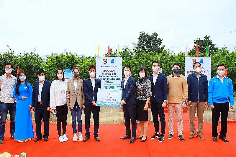 Hội Doanh nhân trẻ tỉnh hỗ trợ huyện Bình Liêu kinh phí xây nhà tiêu hợp vệ sinh, tháng 3/2022.