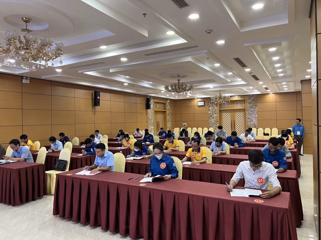 Các thi sinh tham gia dự thi với tinh thần nghiêm túc.