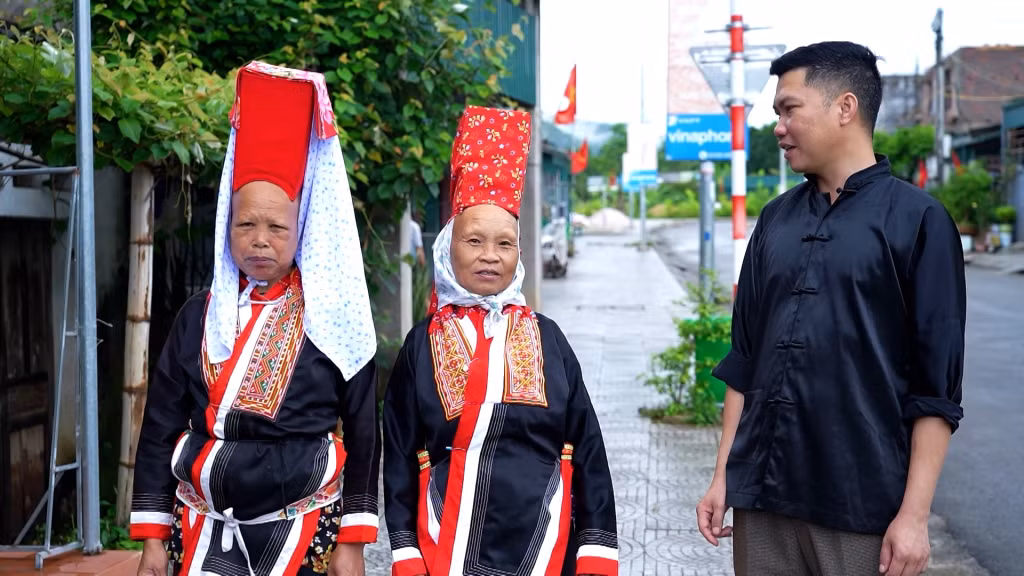 Bằng sự gương mẫu, nhiệt huyết, cầu thị, những bí thư chi bộ, trưởng thôn như anh Bùi Anh Tú, Mả Ngọc Thanh, Hoàng Minh Tuyển đã khẳng định được vai trò, uy tín của những bí thư “Dân tin – Đảng cử” nơi biên cương.