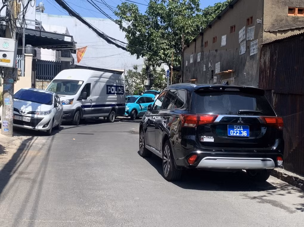 Công an phong tỏa khu vực phòng trọ chị Thống để điều tra (Ảnh: Thuận Thiên).