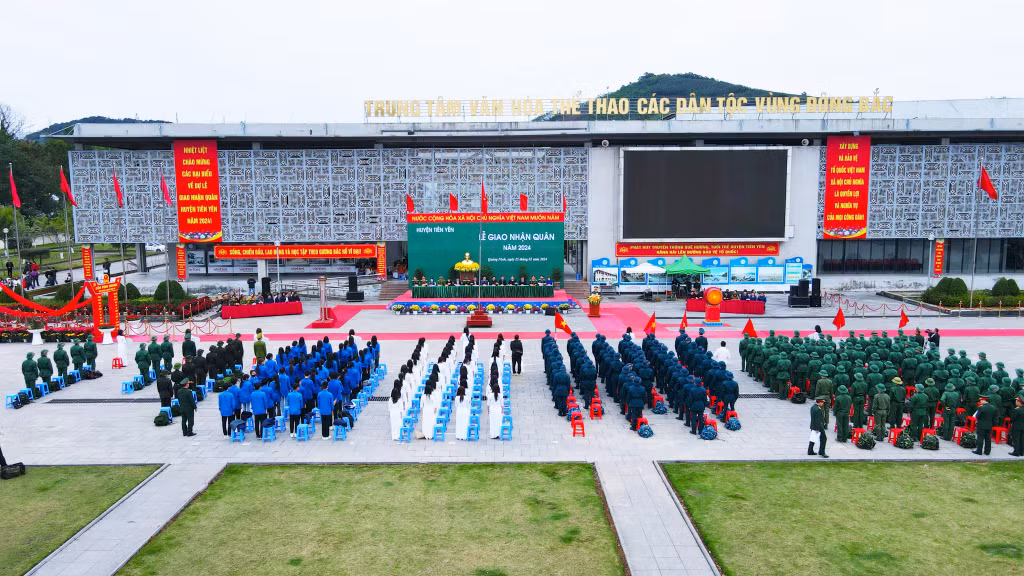 Quang cảnh lễ giao nhận quân huyện Tiên Yên năm 2024.