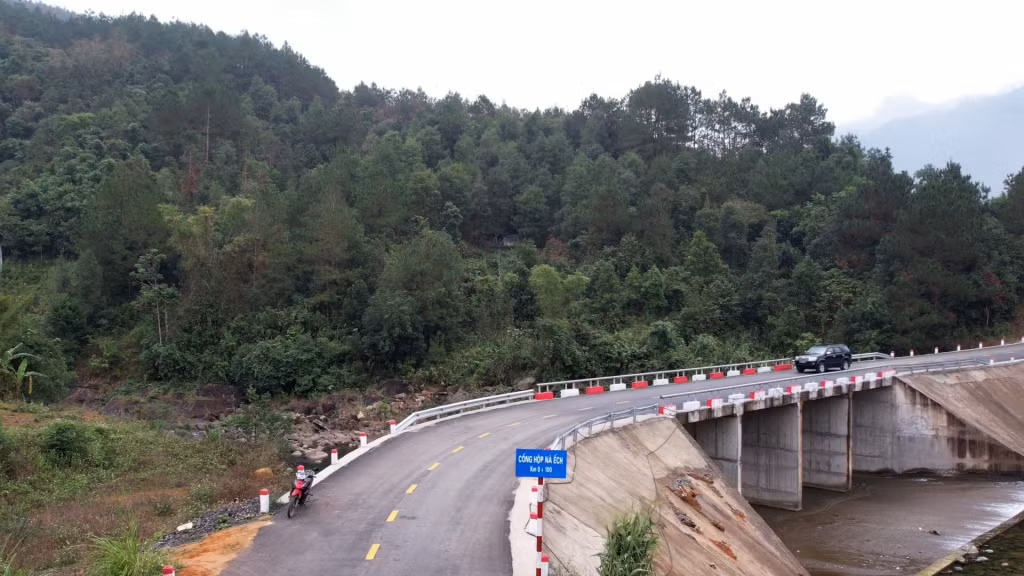 Tuyến đường liên xã Húc Động - Đồng Văn; Cao Ba Lanh kết nối đến QL 18C đoạn đi qua xã Húc Động
