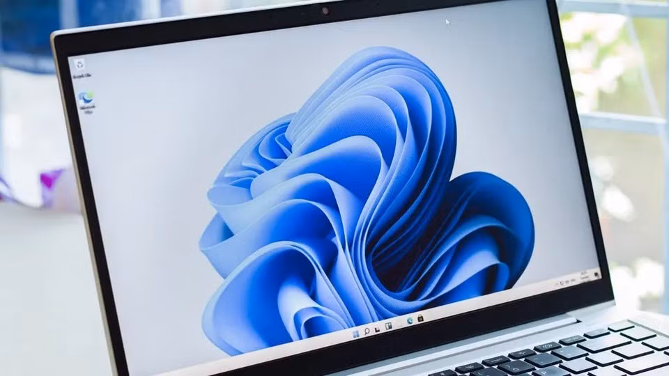 Bản cập nhật mới của Windows 11 sẽ không hoạt động trên những máy tính quá cũ. Ảnh: Shutterstock.