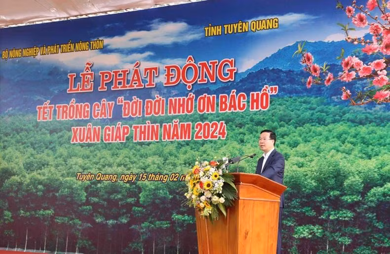 Chủ tịch nước Võ Văn Thưởng đến dự và phát động “Tết trồng cây đời đời nhớ ơn Bác Hồ” Xuân Giáp Thìn. Ảnh: Vũ Sinh/TTXVN