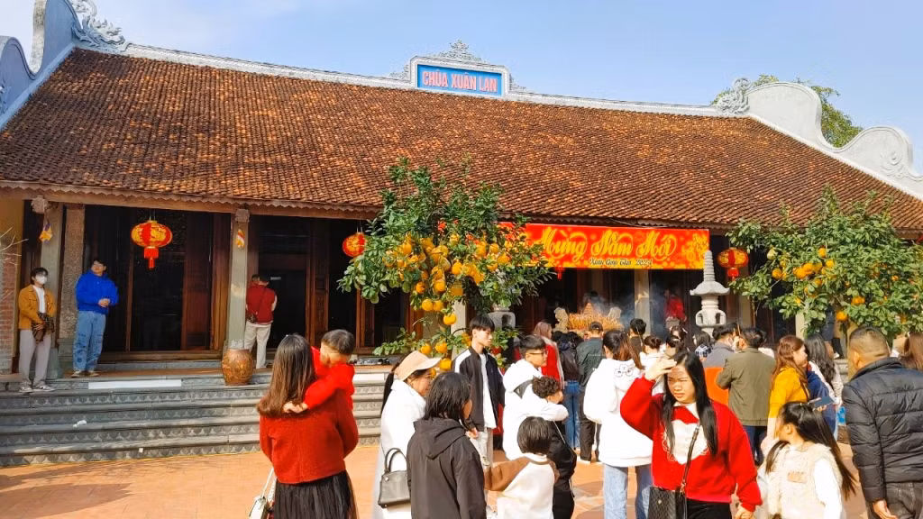 Móng Cái có 59 di tích lịch sử, văn hóa. Ảnh: Chùa Xuân Lan