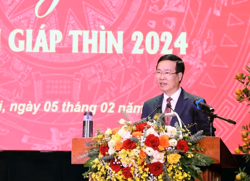 Chủ tịch nước Võ Văn Thưởng đến thăm, kiểm tra công tác ứng trực, sẵn sàng chiến đấu và chúc Tết cán bộ, chiến sỹ Bộ Tư lệnh Cảnh vệ nhân dịp đón Xuân Giáp Thìn 2024. (Ảnh: Thống Nhất/TTXVN)
