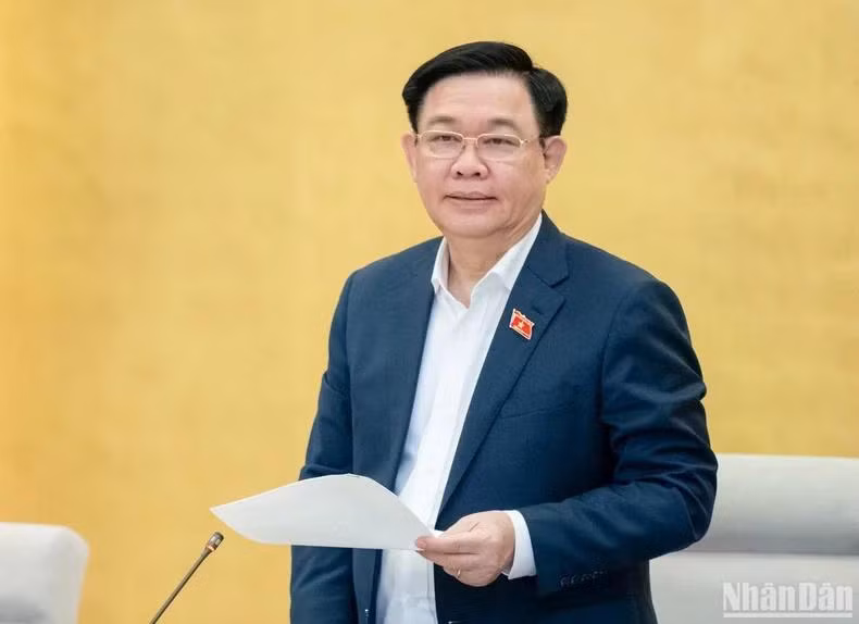 Chủ tịch Quốc hội Vương Đình Huệ phát biểu bế mạc phiên họp. (Ảnh: DUY LINH)