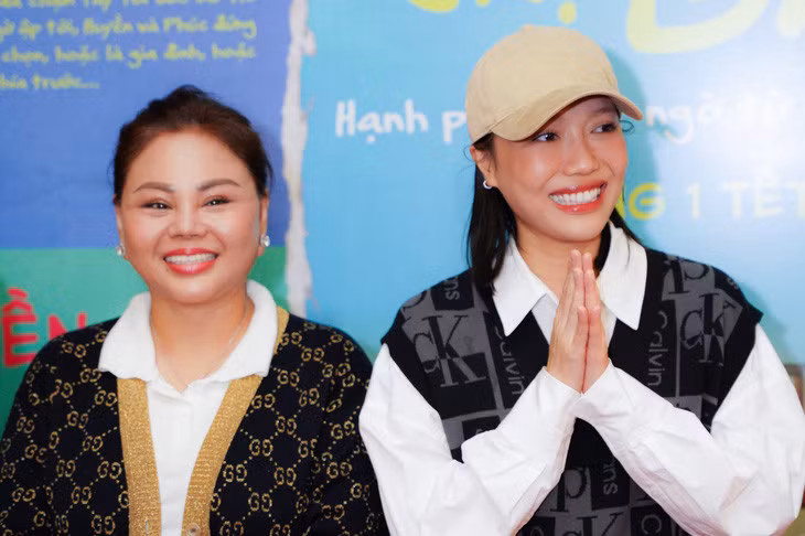 Lê Giang, Diệu Nhi dự buổi chiếu Gặp lại chị bầu ở Hà Nội - Ảnh: ĐPCC