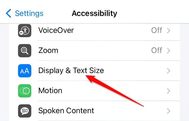 Chọn Grayscale (Màu xám). Tới đây, màn hình iPhone đã hoàn toàn chuyển sang hiển thị 2 màu đen và trắng.