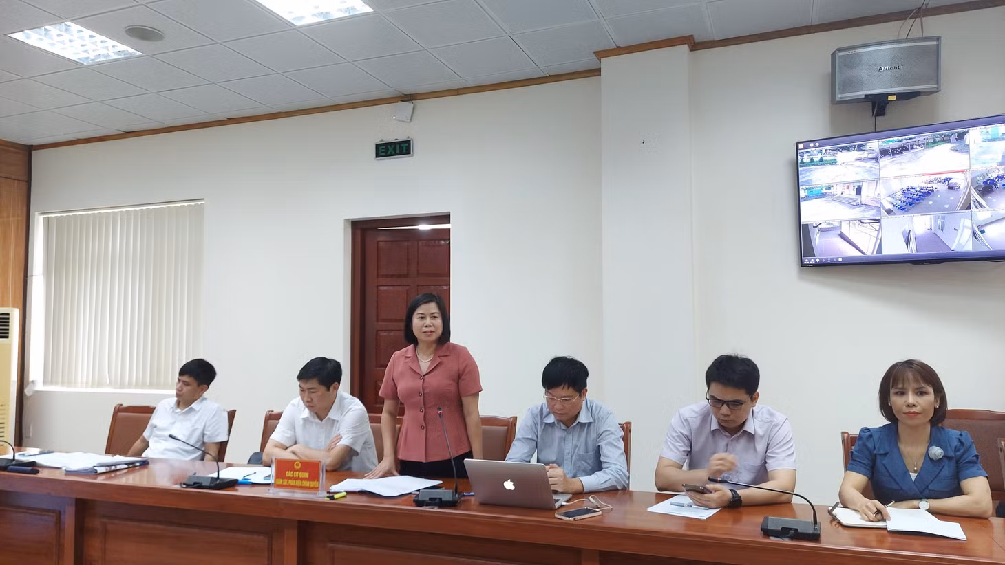 Đại diện MTTQ tỉnh tham gia ý kiến liên quan đến kiến nghị của công dân. 