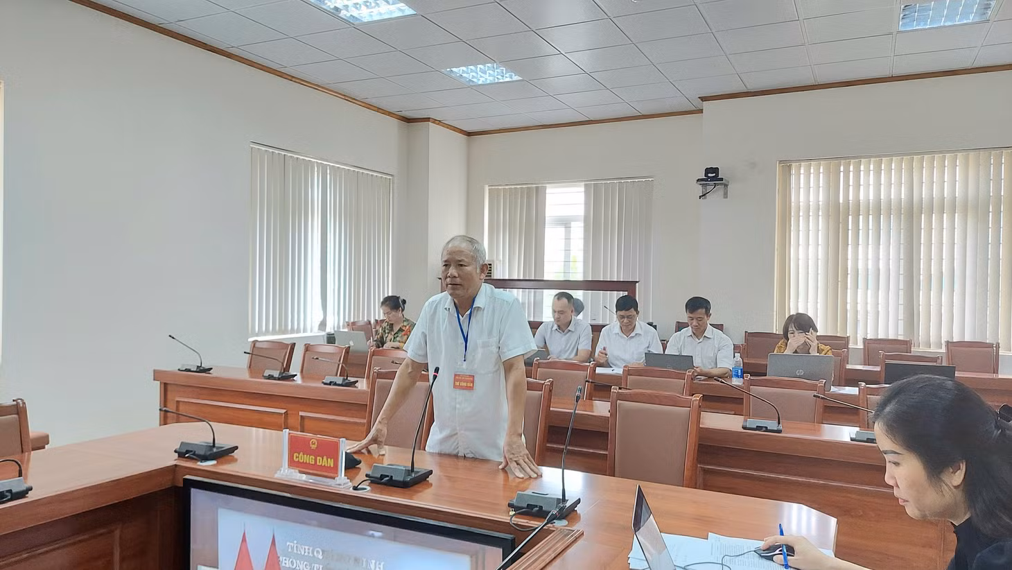 Ông Ngô Văn Nghĩa (phường Ka Long, TP Móng Cái) trình bày nội dung kiến nghị tới Hội đồng Tiếp công dân tỉnh.