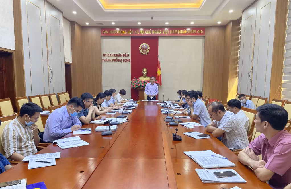 Đoàn giám sát của HĐND tỉnh do đồng chí Lê Văn Ánh, Phó Chủ tịch HĐND tỉnh, làm Trưởng đoàn, đã thực hiện giám sát việc chấp hành các quy định trong quản lý và sử dụng tài sản công do UBND TP Hạ Long quản lý.