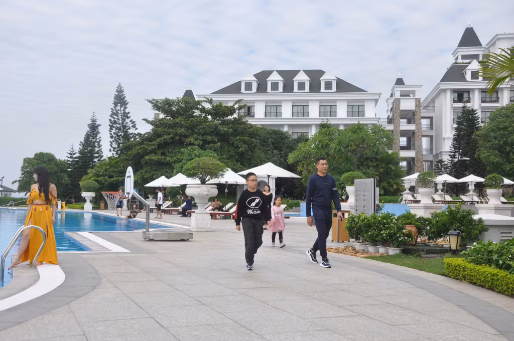 Khách du lịch đến Quảng Ninh trong hơn 2 tháng qua đạt khoảng 70 ngàn lượt.