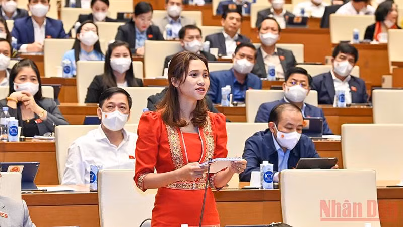 Đại biểu Nàng Xô Vi (Kon Tum). (Ảnh: LINH NGUYÊN)