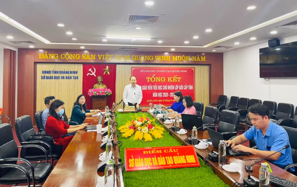Quang cảnh hội nghị tổng kết trực tuyến, tại điểm cầu Sở GD&amp;ĐT.
