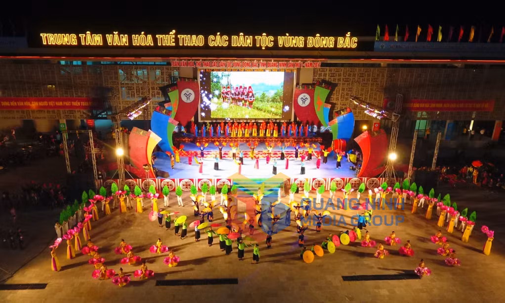 Khai mạc Tuần Văn hóa Thể thao các dân tộc vùng Đông Bắc tỉnh Quảng Ninh lần thứ I, năm 2017 (8-2017). Ảnh: Nguyễn Duy