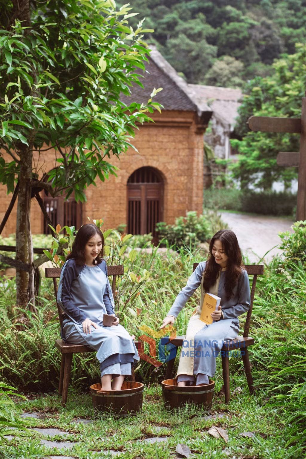 Khách du lịch trải nghiệm các dịch vụ tại Legacy Yên Tử. Ảnh: Legacy Yên Tử